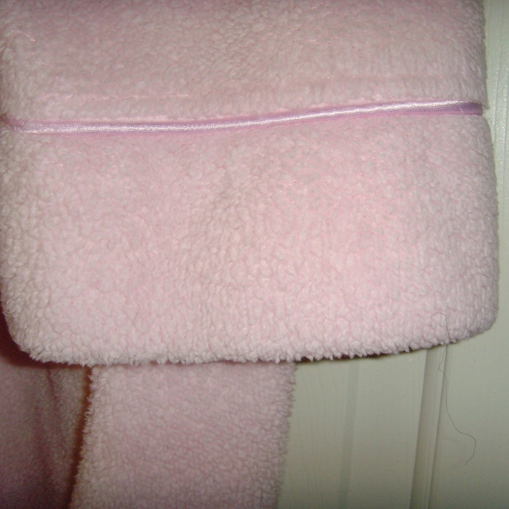 NAUTICA Sleepwear Fluffy Pink Robe in L-XL - Picture 10 of 15